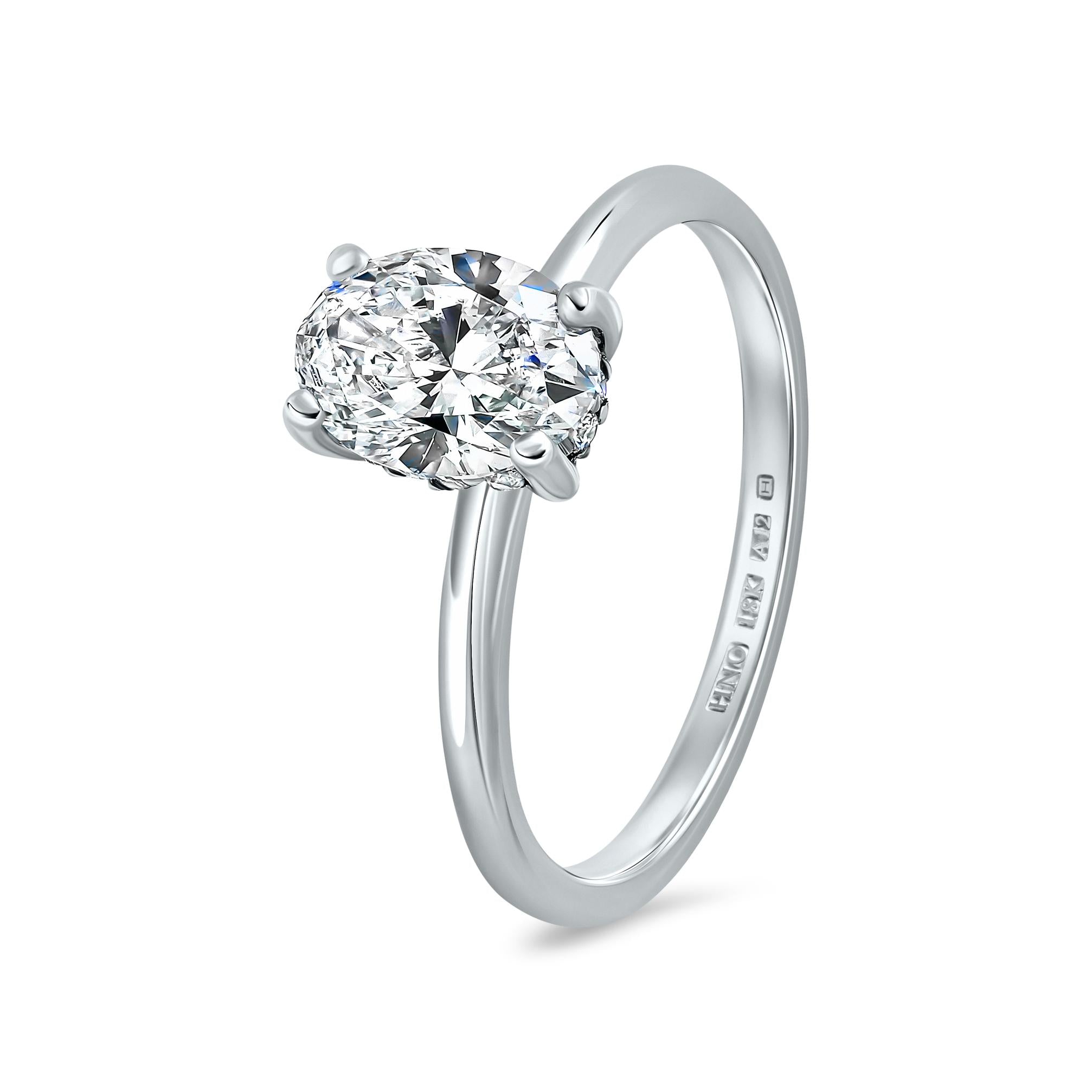 Abigail Oval Diamond Engagement Ring | Hanno Stockholm